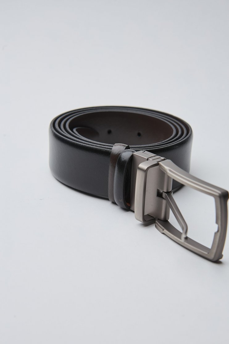 Мужской ремень черный гладкий